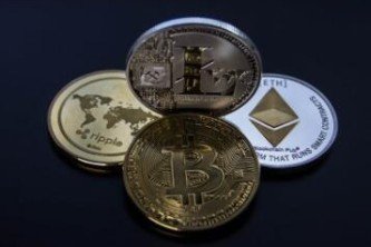 An overview of a large mining farm, illustrating how energy efficiency influences global hosting prices for Bitcoin operations